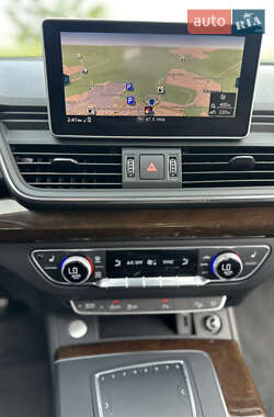 Внедорожник / Кроссовер Audi Q5 2018 в 
