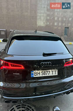 Внедорожник / Кроссовер Audi Q5 2017 в 