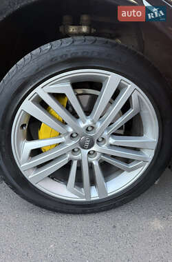 Внедорожник / Кроссовер Audi Q5 2017 в 