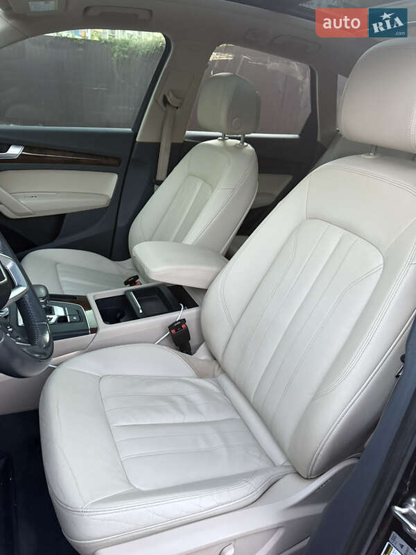 Внедорожник / Кроссовер Audi Q5 2017 в Одессе