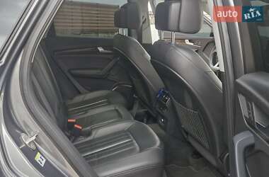 Внедорожник / Кроссовер Audi Q5 2018 в 