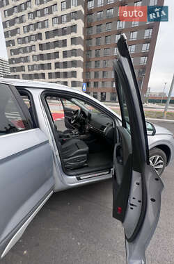 Внедорожник / Кроссовер Audi Q5 2024 в 