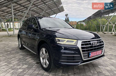 Внедорожник / Кроссовер Audi Q5 2017 в 