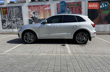 Внедорожник / Кроссовер Audi Q5 2012 в 