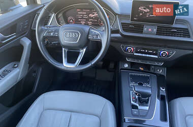 Внедорожник / Кроссовер Audi Q5 2018 в 
