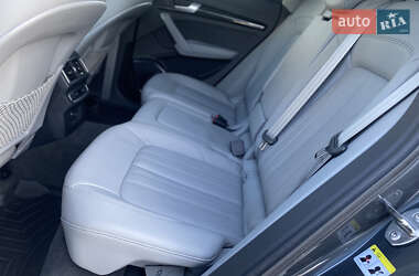 Внедорожник / Кроссовер Audi Q5 2018 в 