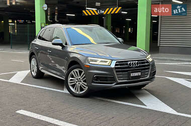 Внедорожник / Кроссовер Audi Q5 2017 в 