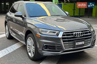 Внедорожник / Кроссовер Audi Q5 2017 в 