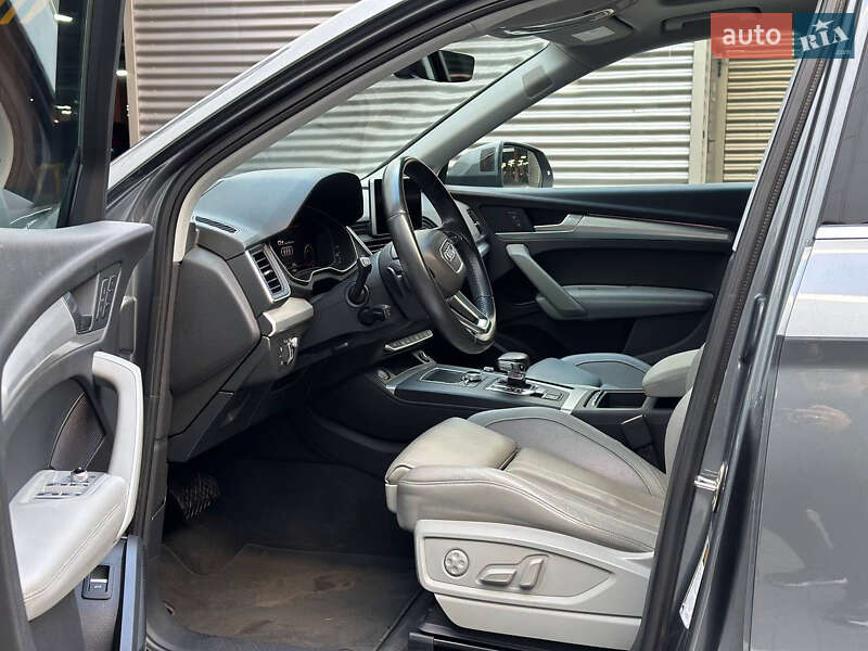 Позашляховик / Кросовер Audi Q5 2017 в Києві