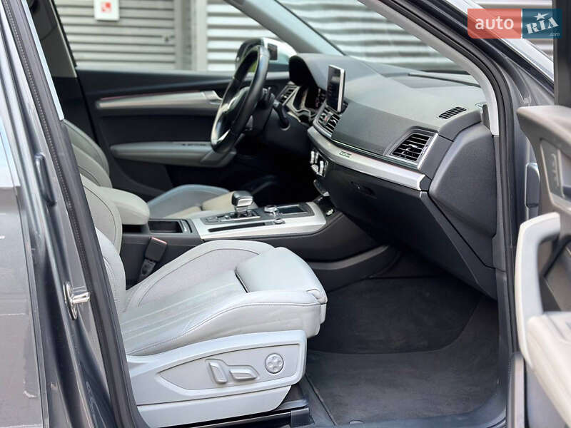 Позашляховик / Кросовер Audi Q5 2017 в Києві