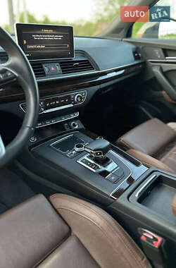 Внедорожник / Кроссовер Audi Q5 2018 в 