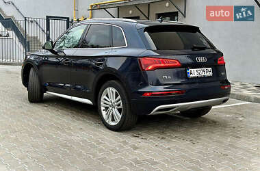 Внедорожник / Кроссовер Audi Q5 2018 в 