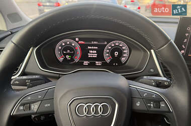 Внедорожник / Кроссовер Audi Q5 2024 в 