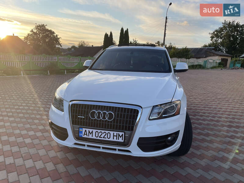 Позашляховик / Кросовер Audi Q5 2011 в 
