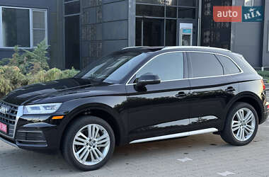 Внедорожник / Кроссовер Audi Q5 2018 в 
