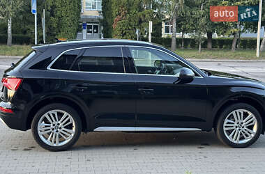 Внедорожник / Кроссовер Audi Q5 2018 в 