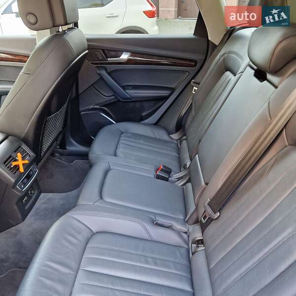 Внедорожник / Кроссовер Audi Q5 2020 в Ивано-Франковске