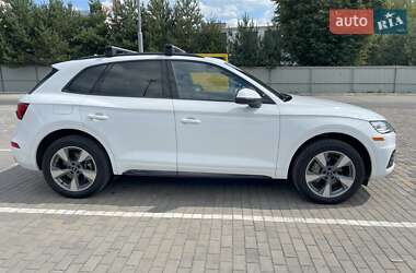 Внедорожник / Кроссовер Audi Q5 2020 в 