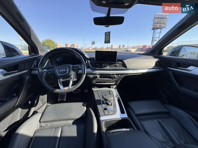 Внедорожник / Кроссовер Audi Q5 2017 в Одессе