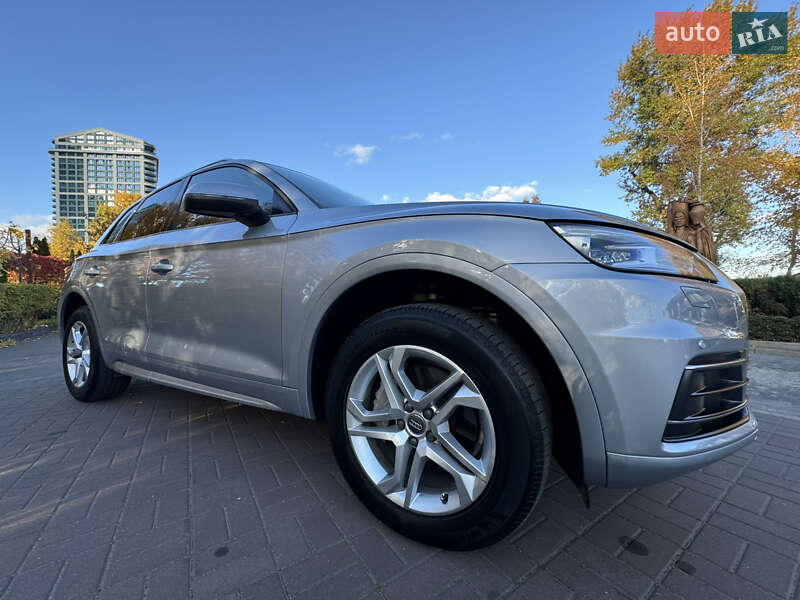 Внедорожник / Кроссовер Audi Q5 2017 в Днепре