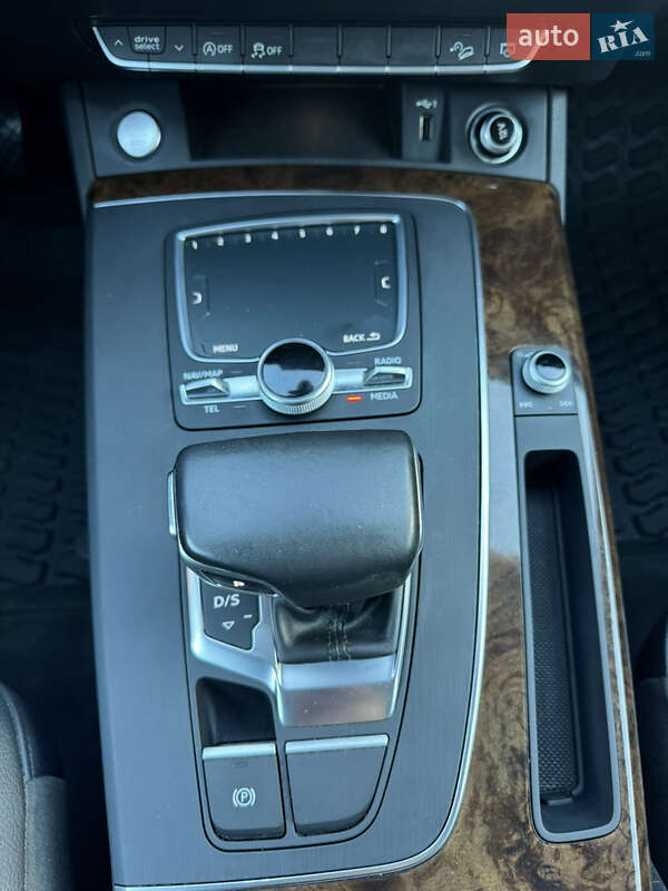 Внедорожник / Кроссовер Audi Q5 2017 в Днепре