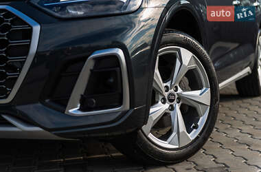 Позашляховик / Кросовер Audi Q5 2020 в 