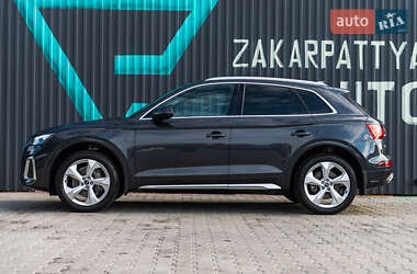 Позашляховик / Кросовер Audi Q5 2020 в 