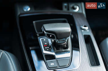 Позашляховик / Кросовер Audi Q5 2020 в 