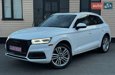Внедорожник / Кроссовер Audi Q5 2018 в 