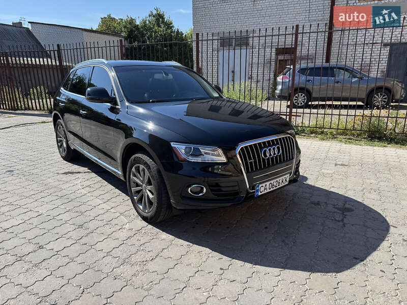 Внедорожник / Кроссовер Audi Q5 2015 в 