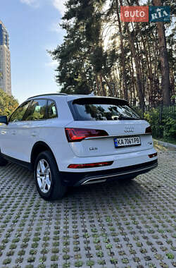 Внедорожник / Кроссовер Audi Q5 2021 в 