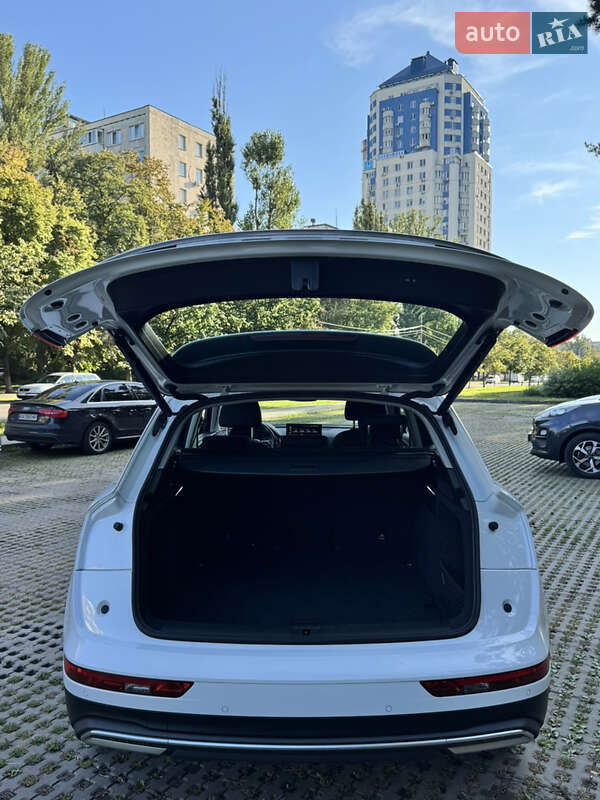 Внедорожник / Кроссовер Audi Q5 2021 в Киеве фото 15 Внедорожник / Кроссовер Audi Q5 2021 в Киеве
