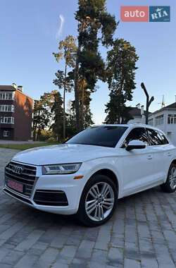 Внедорожник / Кроссовер Audi Q5 2018 в 