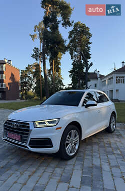 Внедорожник / Кроссовер Audi Q5 2018 в 