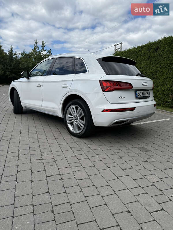 Позашляховик / Кросовер Audi Q5 2020 в Львові