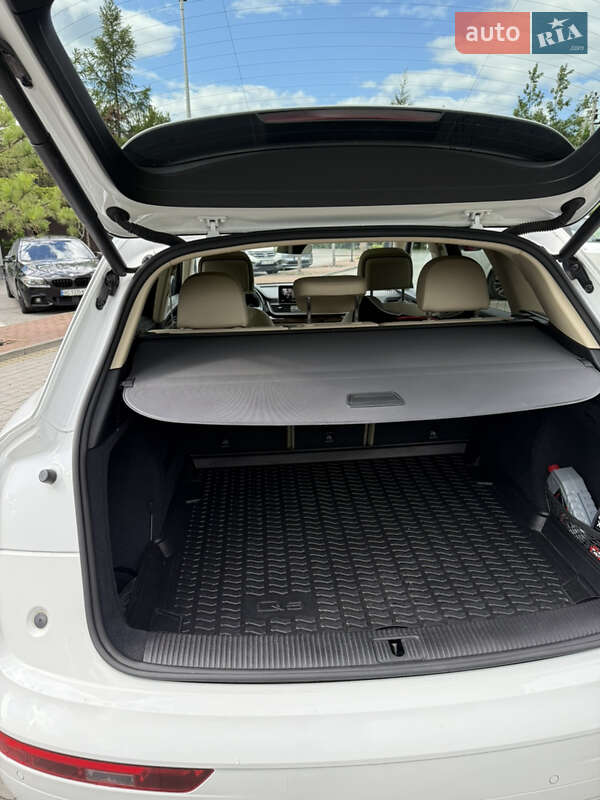 Позашляховик / Кросовер Audi Q5 2020 в Львові