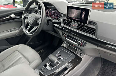 Внедорожник / Кроссовер Audi Q5 2018 в 