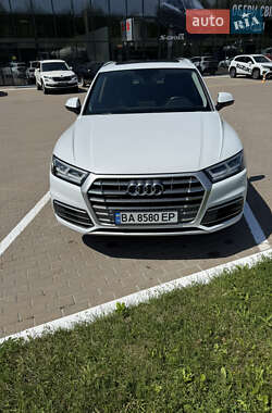 Внедорожник / Кроссовер Audi Q5 2019 в 