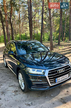 Внедорожник / Кроссовер Audi Q5 2018 в 