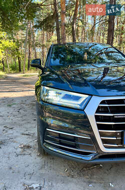 Внедорожник / Кроссовер Audi Q5 2018 в 