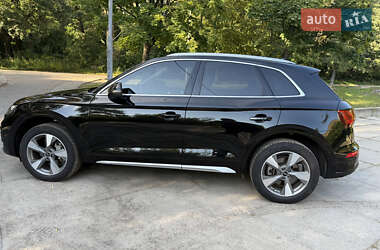 Внедорожник / Кроссовер Audi Q5 2022 в 