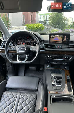 Внедорожник / Кроссовер Audi Q5 2018 в 