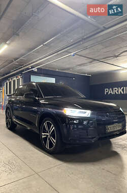 Внедорожник / Кроссовер Audi Q5 2018 в 