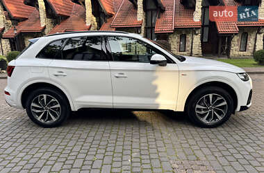 Внедорожник / Кроссовер Audi Q5 2024 в 