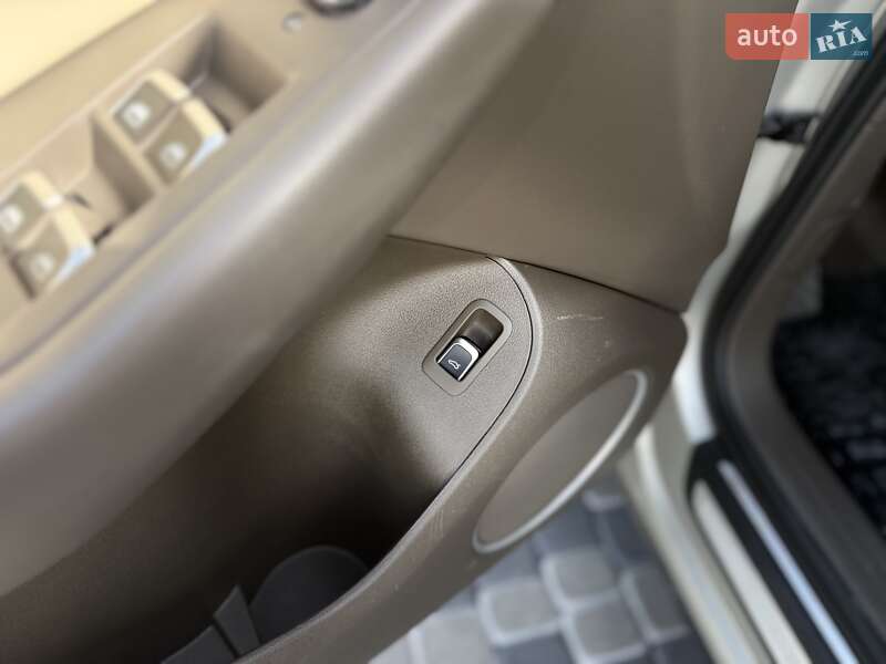 Позашляховик / Кросовер Audi Q5 2015 в Львові