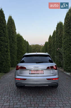 Внедорожник / Кроссовер Audi Q5 2020 в 