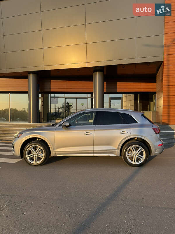 Внедорожник / Кроссовер Audi Q5 2020 в Пустомытах