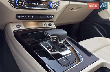 Внедорожник / Кроссовер Audi Q5 2023 в 