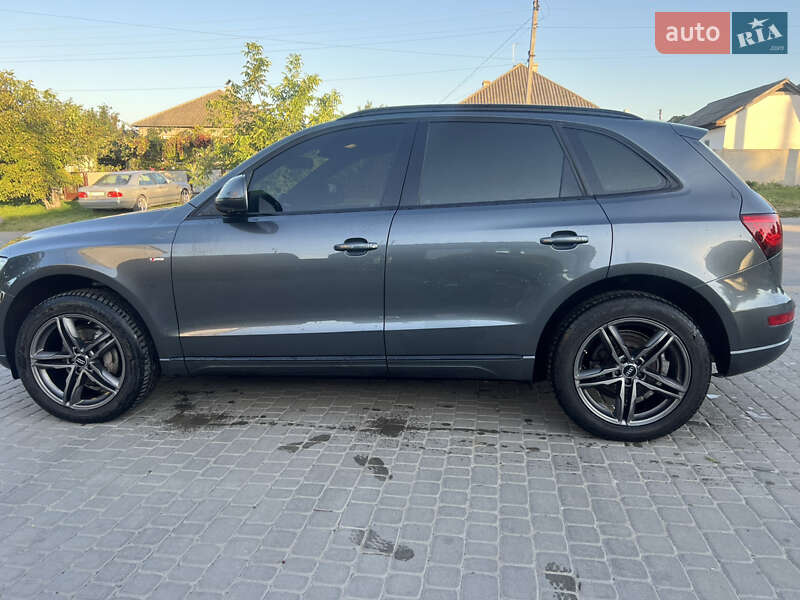 Внедорожник / Кроссовер Audi Q5 2012 в Сокирянах