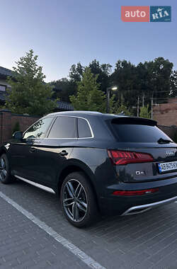Внедорожник / Кроссовер Audi Q5 2018 в 